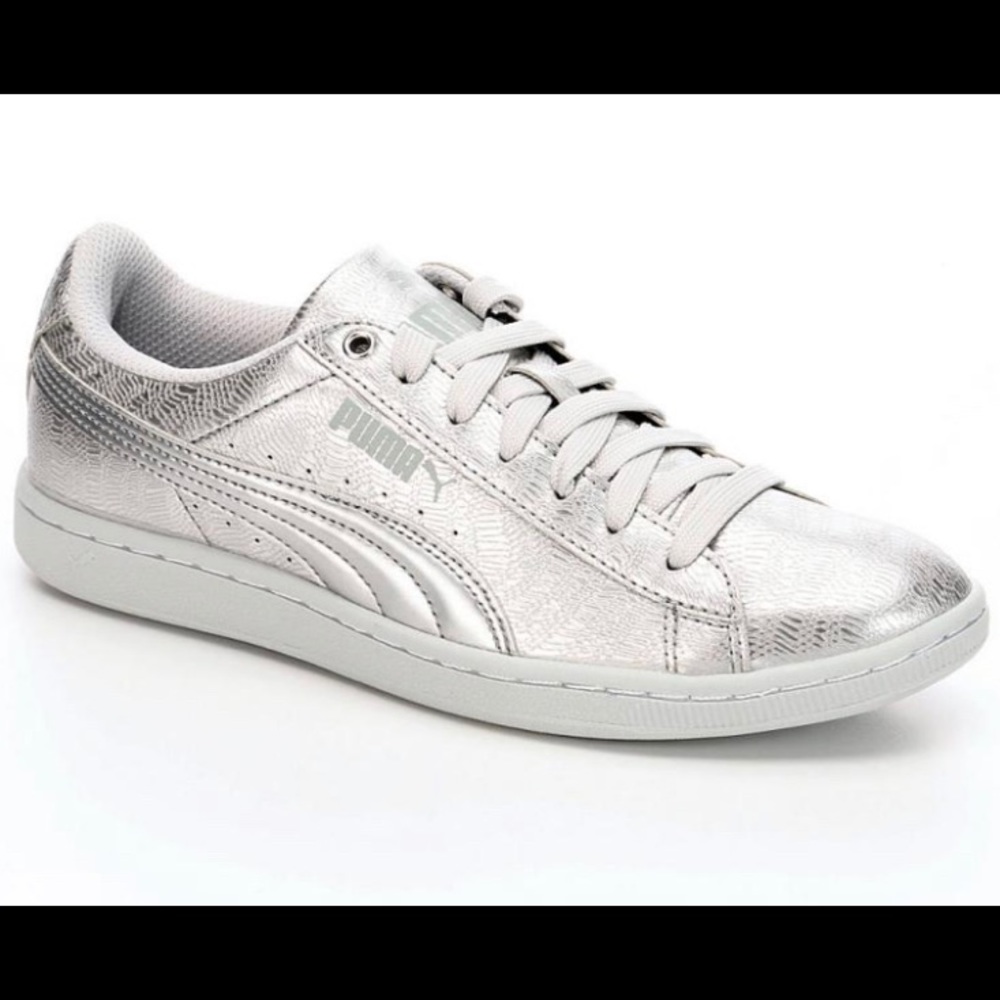 BRAND NEW PUMA Sneakers